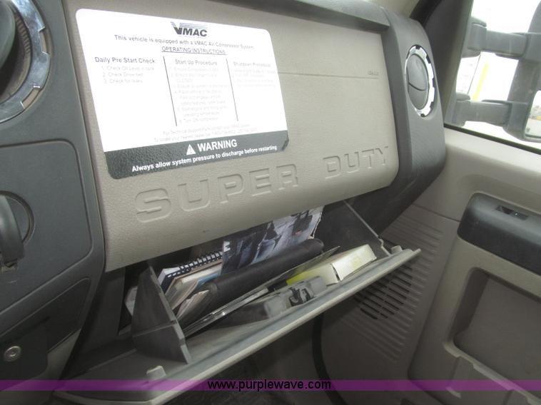 image for item F7313 2008 Ford F550 Super Duty XLT Crew Cab cab and chassis