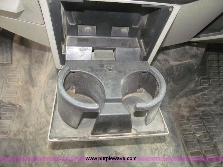 image for item F7313 2008 Ford F550 Super Duty XLT Crew Cab cab and chassis