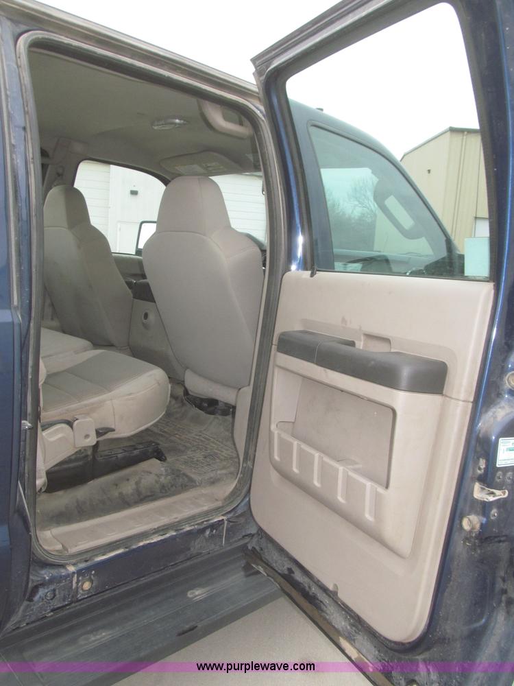 image for item F7313 2008 Ford F550 Super Duty XLT Crew Cab cab and chassis