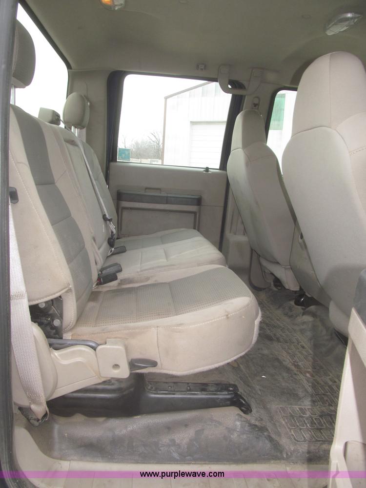 image for item F7313 2008 Ford F550 Super Duty XLT Crew Cab cab and chassis