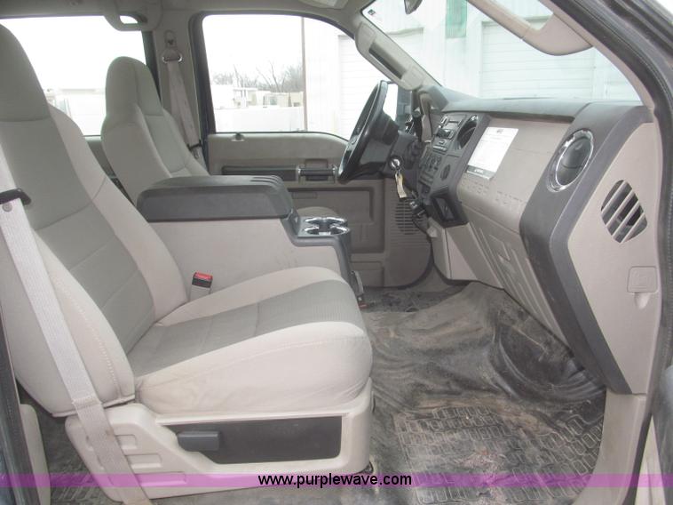 image for item F7313 2008 Ford F550 Super Duty XLT Crew Cab cab and chassis