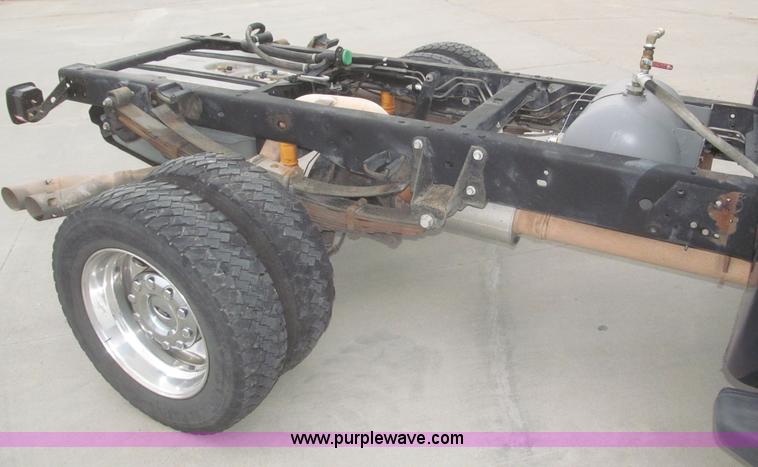 image for item F7313 2008 Ford F550 Super Duty XLT Crew Cab cab and chassis