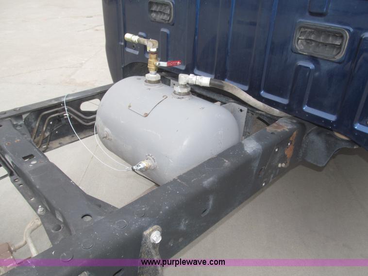 image for item F7313 2008 Ford F550 Super Duty XLT Crew Cab cab and chassis