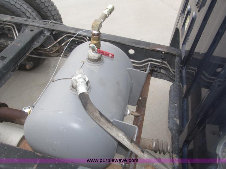 image for item F7313 2008 Ford F550 Super Duty XLT Crew Cab cab and chassis