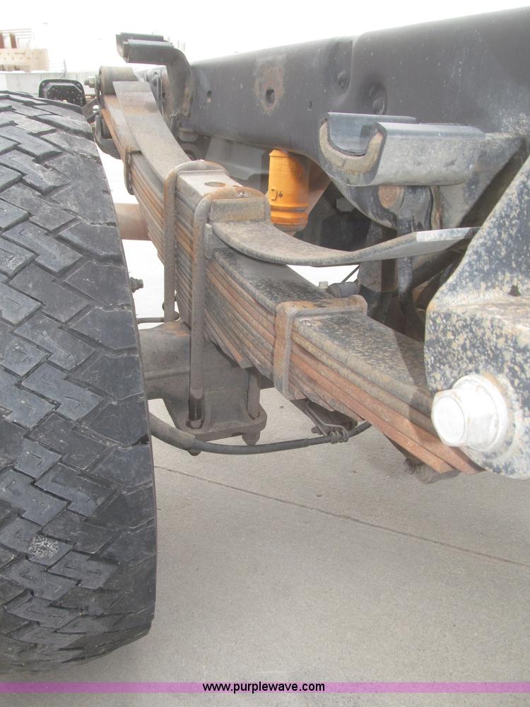 image for item F7313 2008 Ford F550 Super Duty XLT Crew Cab cab and chassis