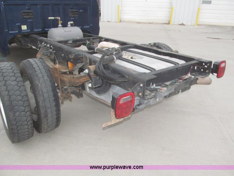 image for item F7313 2008 Ford F550 Super Duty XLT Crew Cab cab and chassis