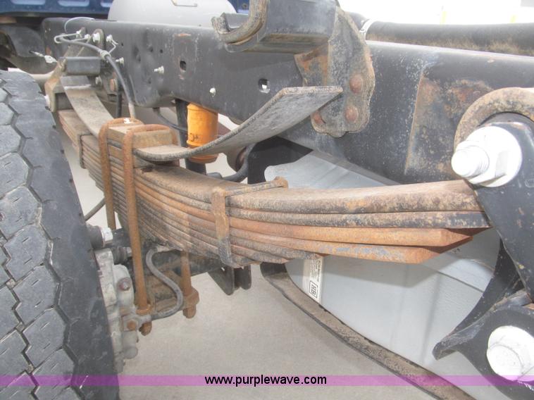 image for item F7313 2008 Ford F550 Super Duty XLT Crew Cab cab and chassis