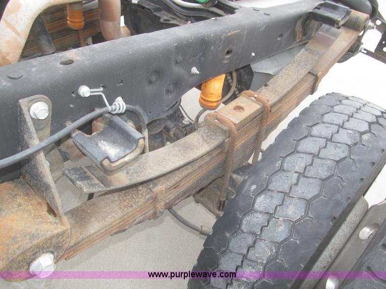 image for item F7313 2008 Ford F550 Super Duty XLT Crew Cab cab and chassis