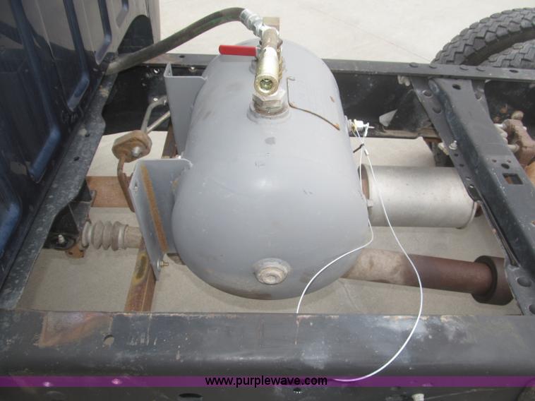 image for item F7313 2008 Ford F550 Super Duty XLT Crew Cab cab and chassis