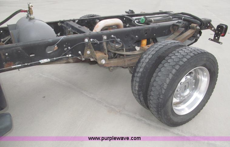 image for item F7313 2008 Ford F550 Super Duty XLT Crew Cab cab and chassis