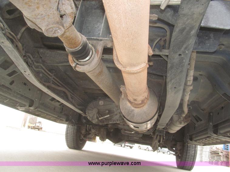 image for item F7313 2008 Ford F550 Super Duty XLT Crew Cab cab and chassis