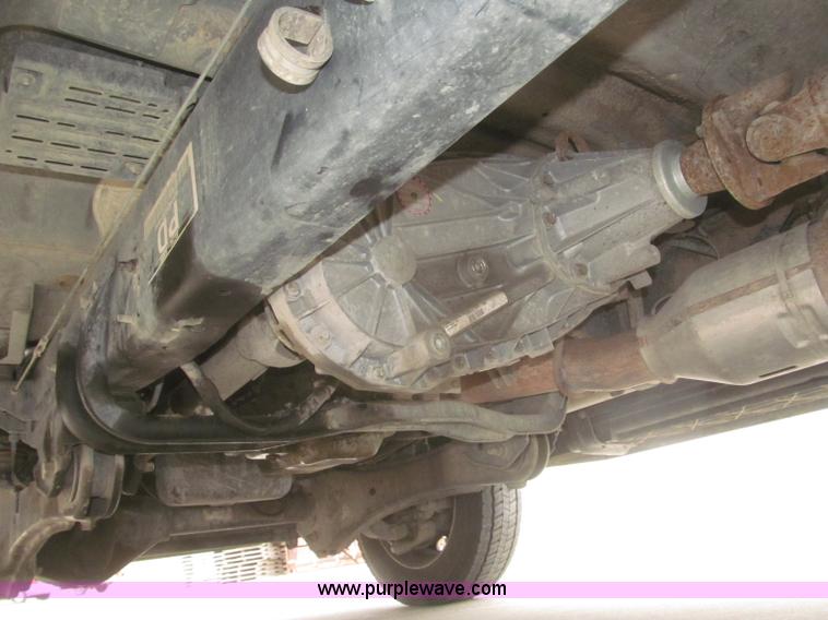 image for item F7313 2008 Ford F550 Super Duty XLT Crew Cab cab and chassis