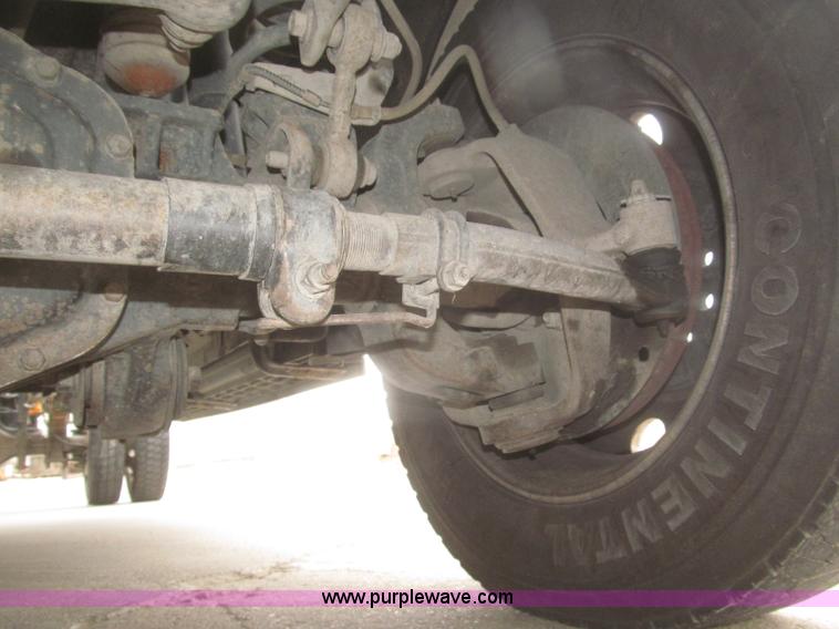 image for item F7313 2008 Ford F550 Super Duty XLT Crew Cab cab and chassis