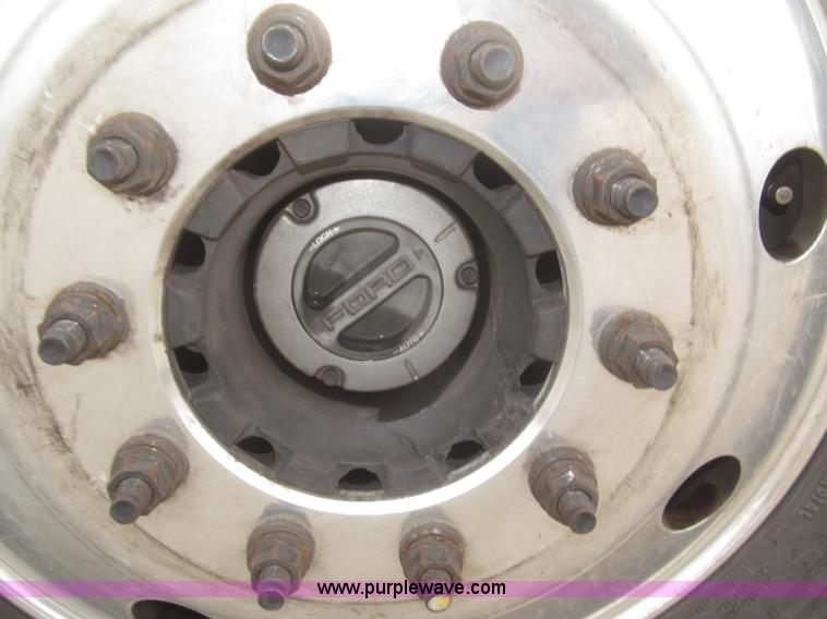 image for item F7313 2008 Ford F550 Super Duty XLT Crew Cab cab and chassis