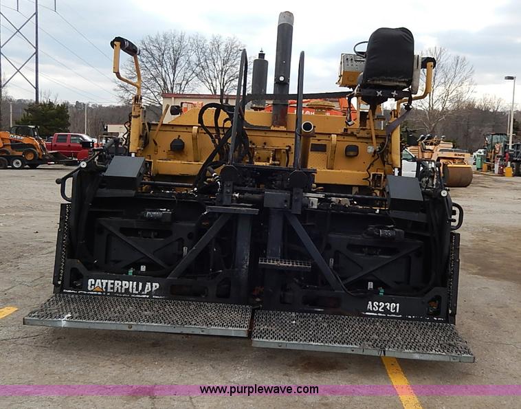 image for item H1342 2000 Caterpillar AP-1055B paver