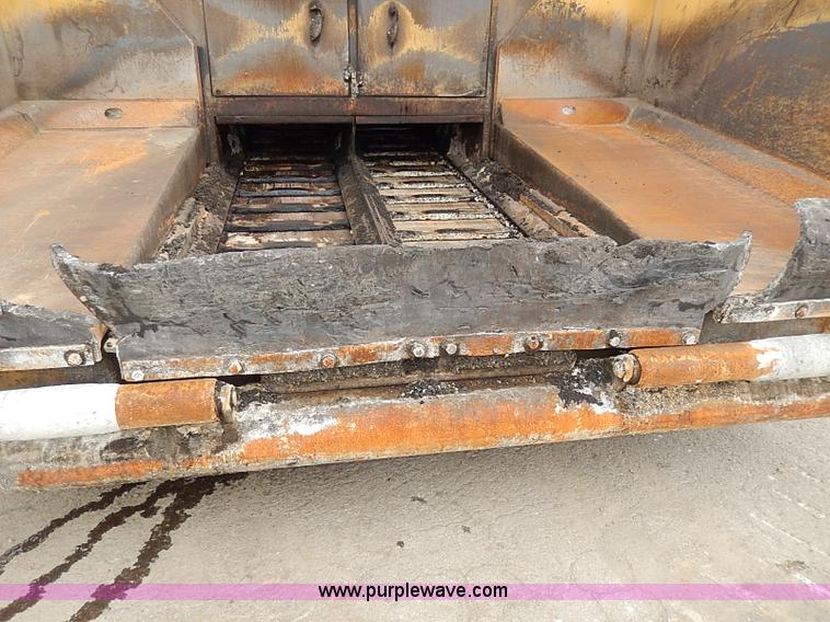 image for item H1342 2000 Caterpillar AP-1055B paver