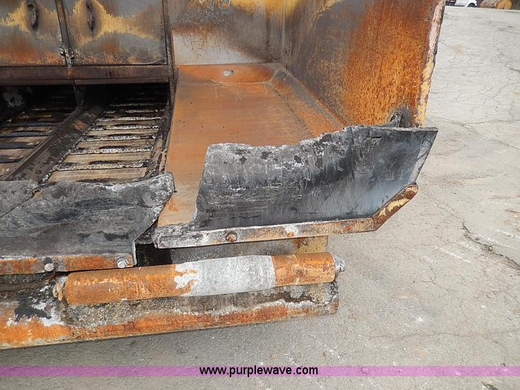 image for item H1342 2000 Caterpillar AP-1055B paver