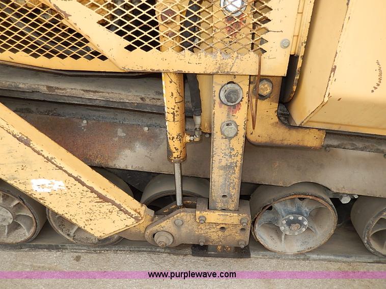 image for item H1342 2000 Caterpillar AP-1055B paver