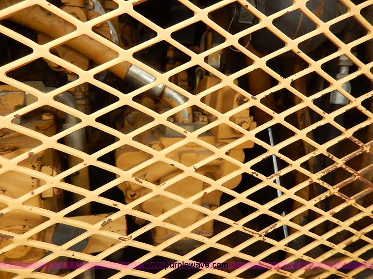 image for item H1342 2000 Caterpillar AP-1055B paver