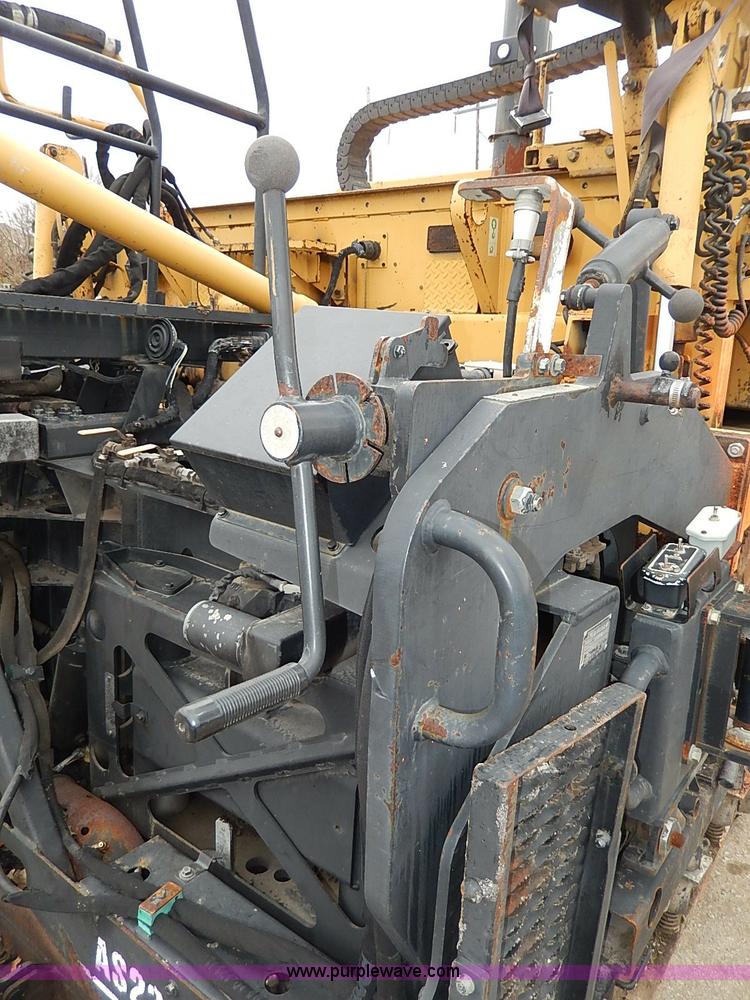 image for item H1342 2000 Caterpillar AP-1055B paver