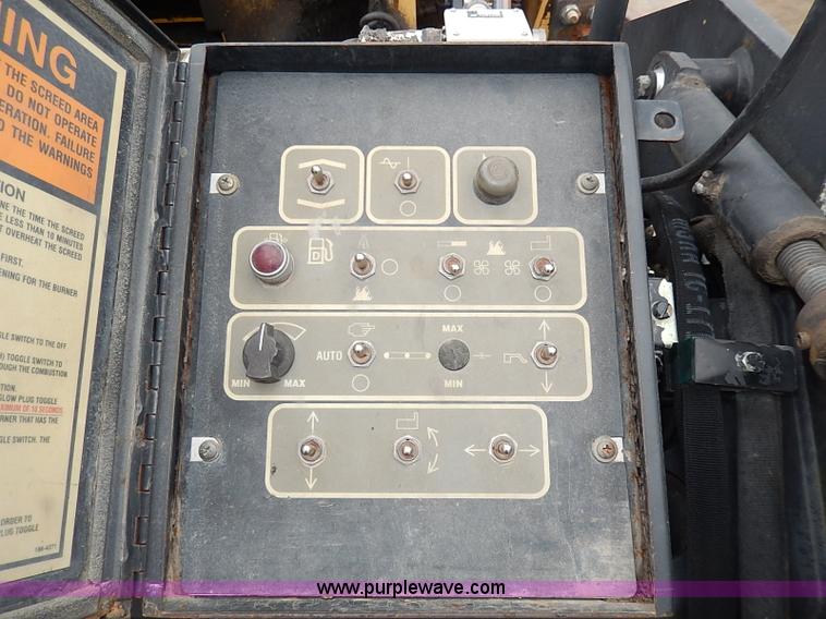 image for item H1342 2000 Caterpillar AP-1055B paver