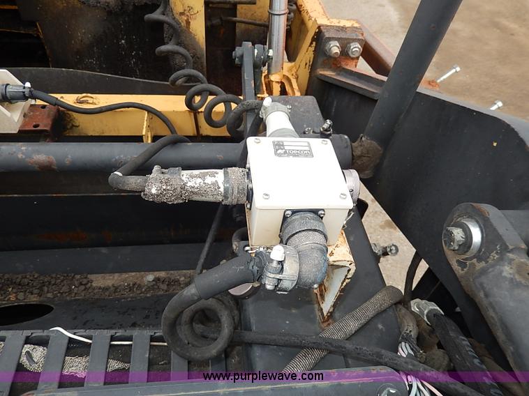 image for item H1342 2000 Caterpillar AP-1055B paver