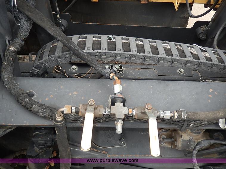 image for item H1342 2000 Caterpillar AP-1055B paver