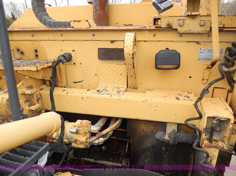 image for item H1342 2000 Caterpillar AP-1055B paver