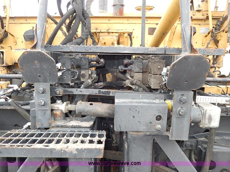 image for item H1342 2000 Caterpillar AP-1055B paver