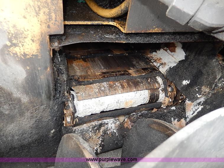 image for item H1342 2000 Caterpillar AP-1055B paver