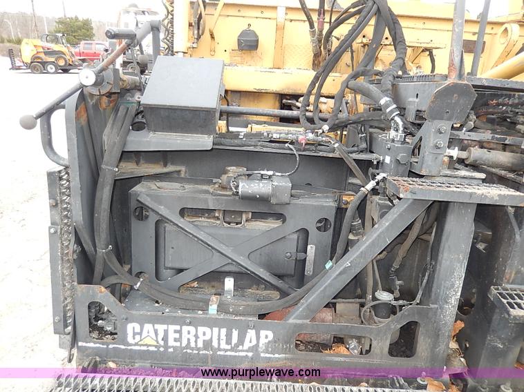 image for item H1342 2000 Caterpillar AP-1055B paver