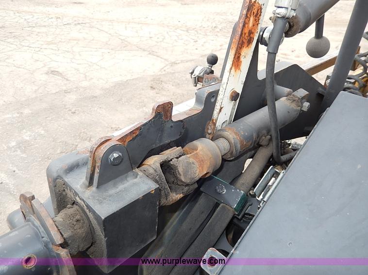 image for item H1342 2000 Caterpillar AP-1055B paver