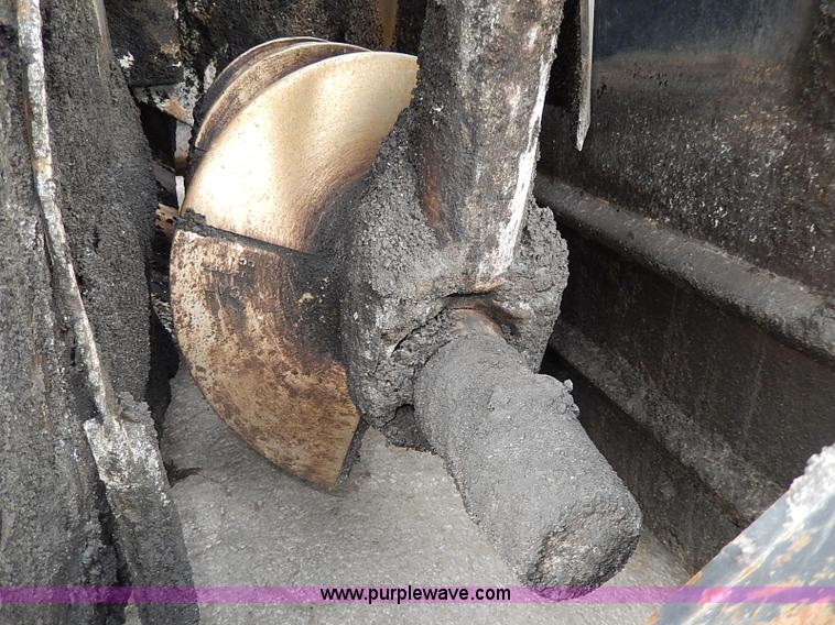 image for item H1342 2000 Caterpillar AP-1055B paver