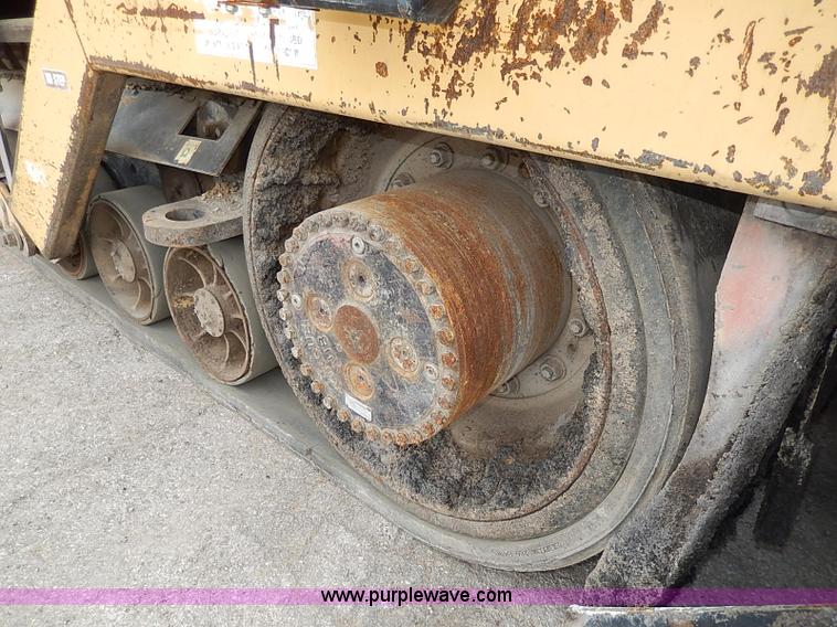 image for item H1342 2000 Caterpillar AP-1055B paver
