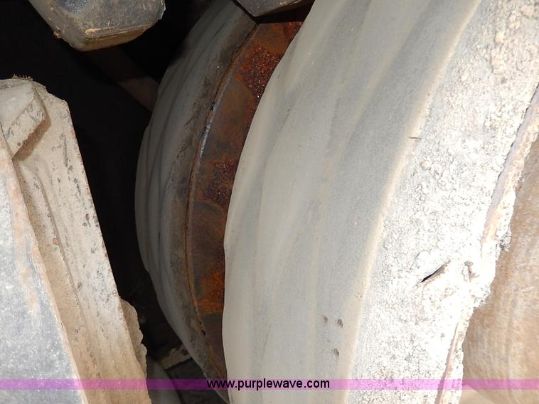 image for item H1342 2000 Caterpillar AP-1055B paver