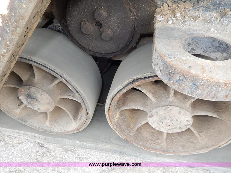 image for item H1342 2000 Caterpillar AP-1055B paver