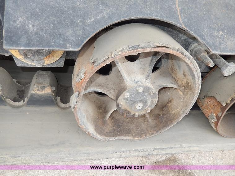 image for item H1342 2000 Caterpillar AP-1055B paver