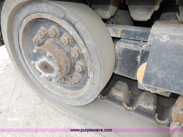 image for item H1342 2000 Caterpillar AP-1055B paver