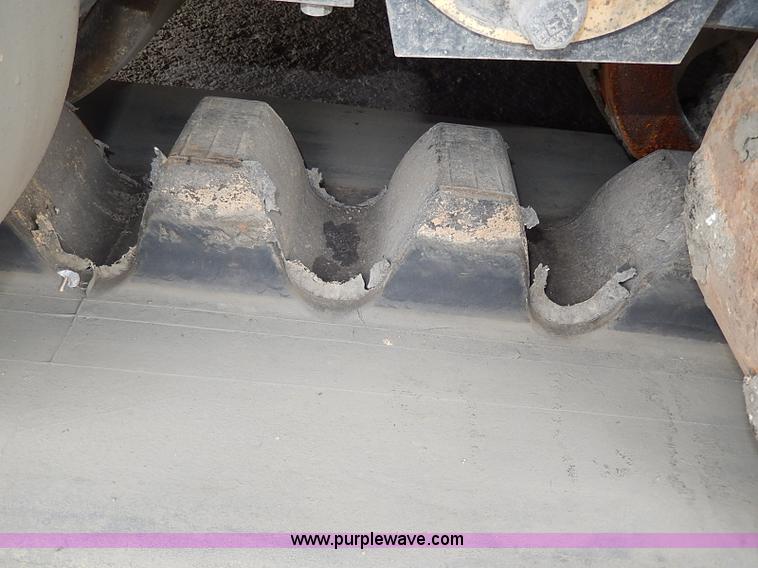 image for item H1342 2000 Caterpillar AP-1055B paver