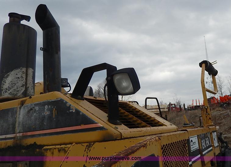image for item H1342 2000 Caterpillar AP-1055B paver
