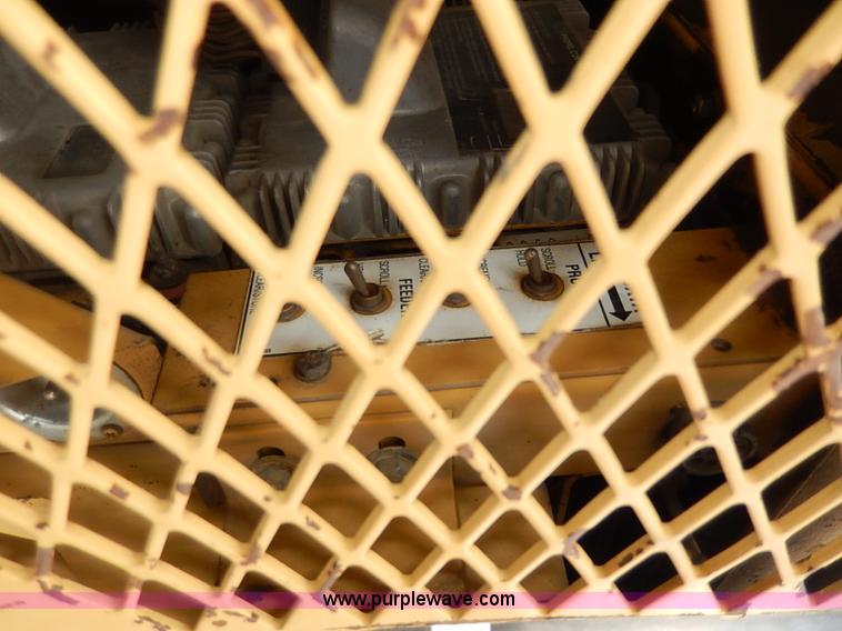 image for item H1342 2000 Caterpillar AP-1055B paver