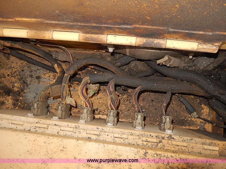 image for item H1342 2000 Caterpillar AP-1055B paver