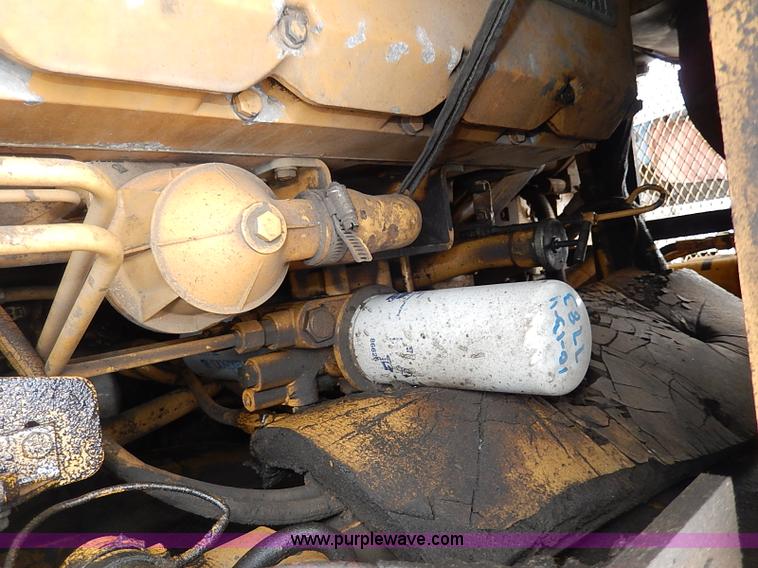 image for item H1342 2000 Caterpillar AP-1055B paver