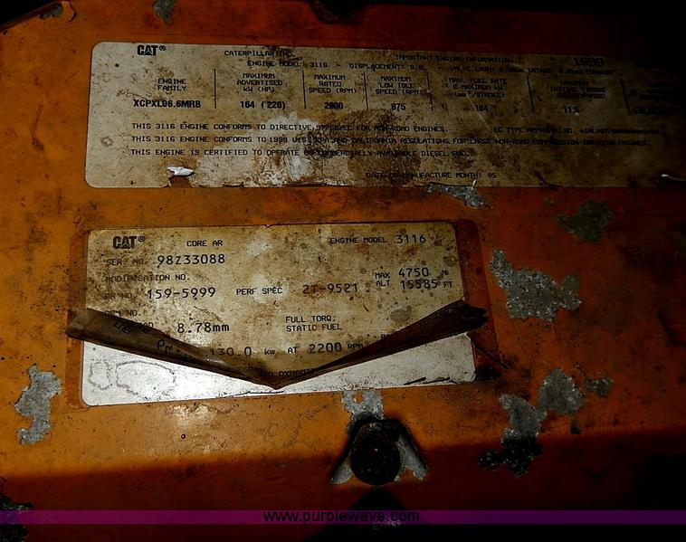 image for item H1342 2000 Caterpillar AP-1055B paver