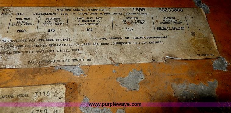 image for item H1342 2000 Caterpillar AP-1055B paver