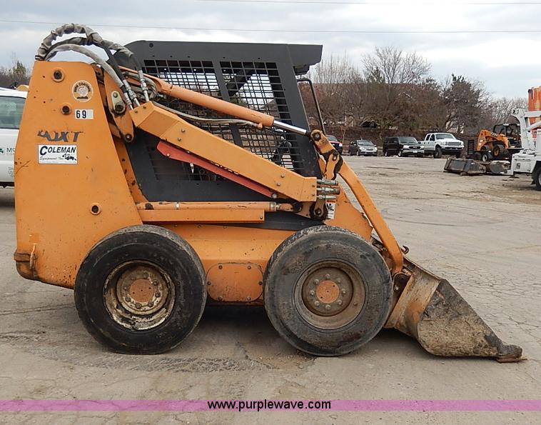 image for item H1344 2004 Case 90XT skid steer