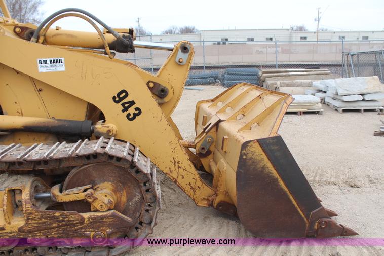 image for item H6235 1986 Caterpillar 943 track loader