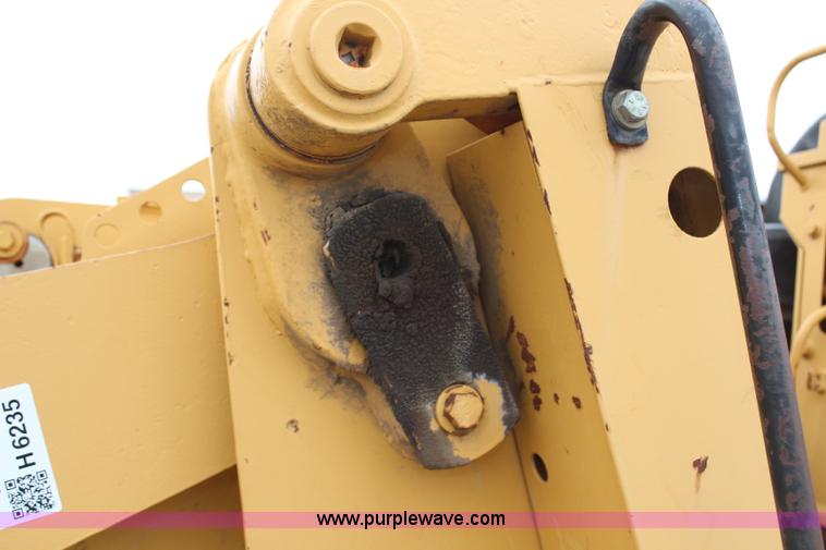 image for item H6235 1986 Caterpillar 943 track loader