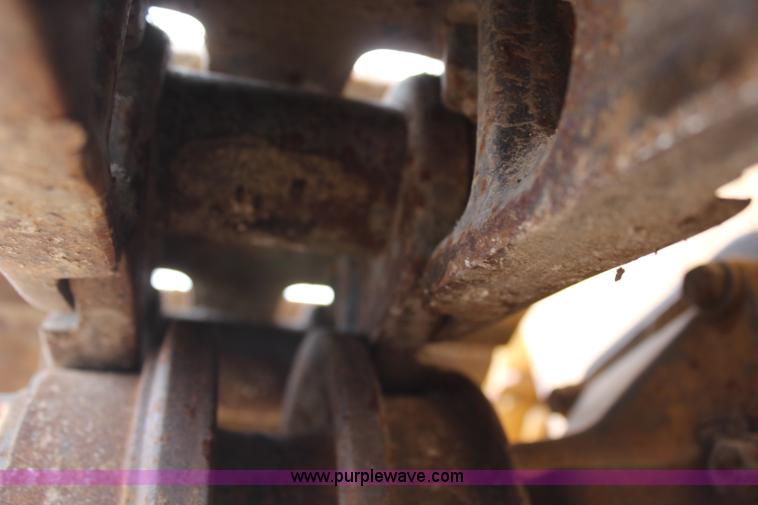 image for item H6235 1986 Caterpillar 943 track loader