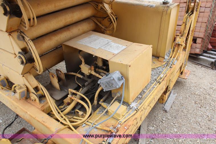 image for item H6240 Simon RT3715 scissor lift